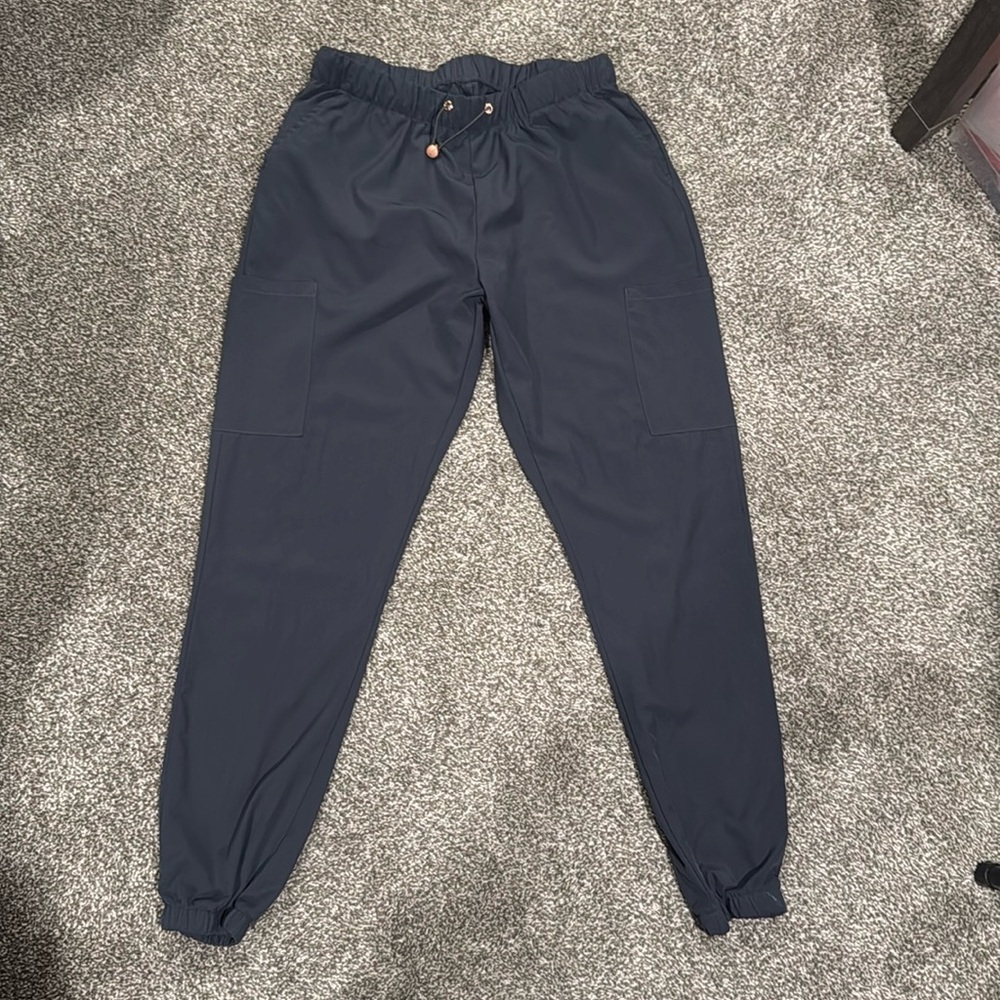Jogger style scrub pants
